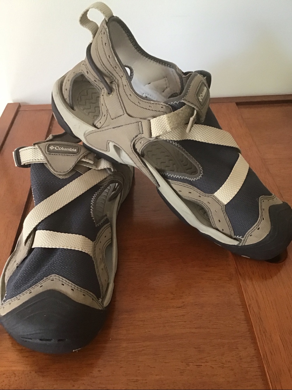 Columbia Omni Grip Mens sandals size 13 tan